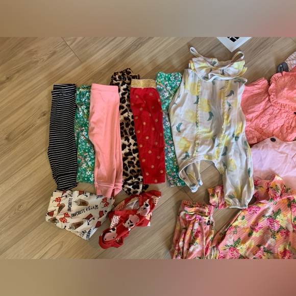 Baby girl clothes bundle - Picture 5 of 5